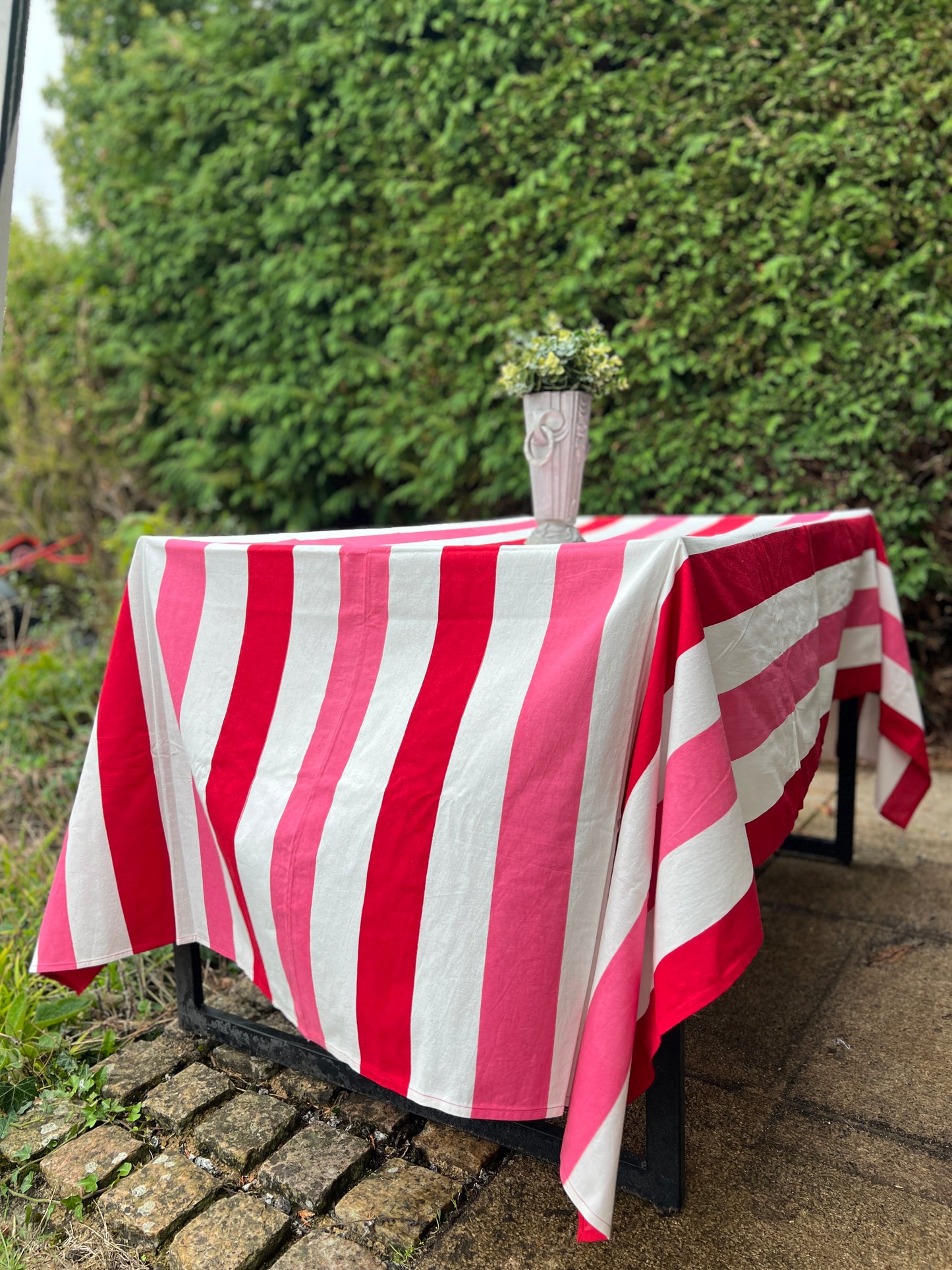 Candy Stripe Table Cloth