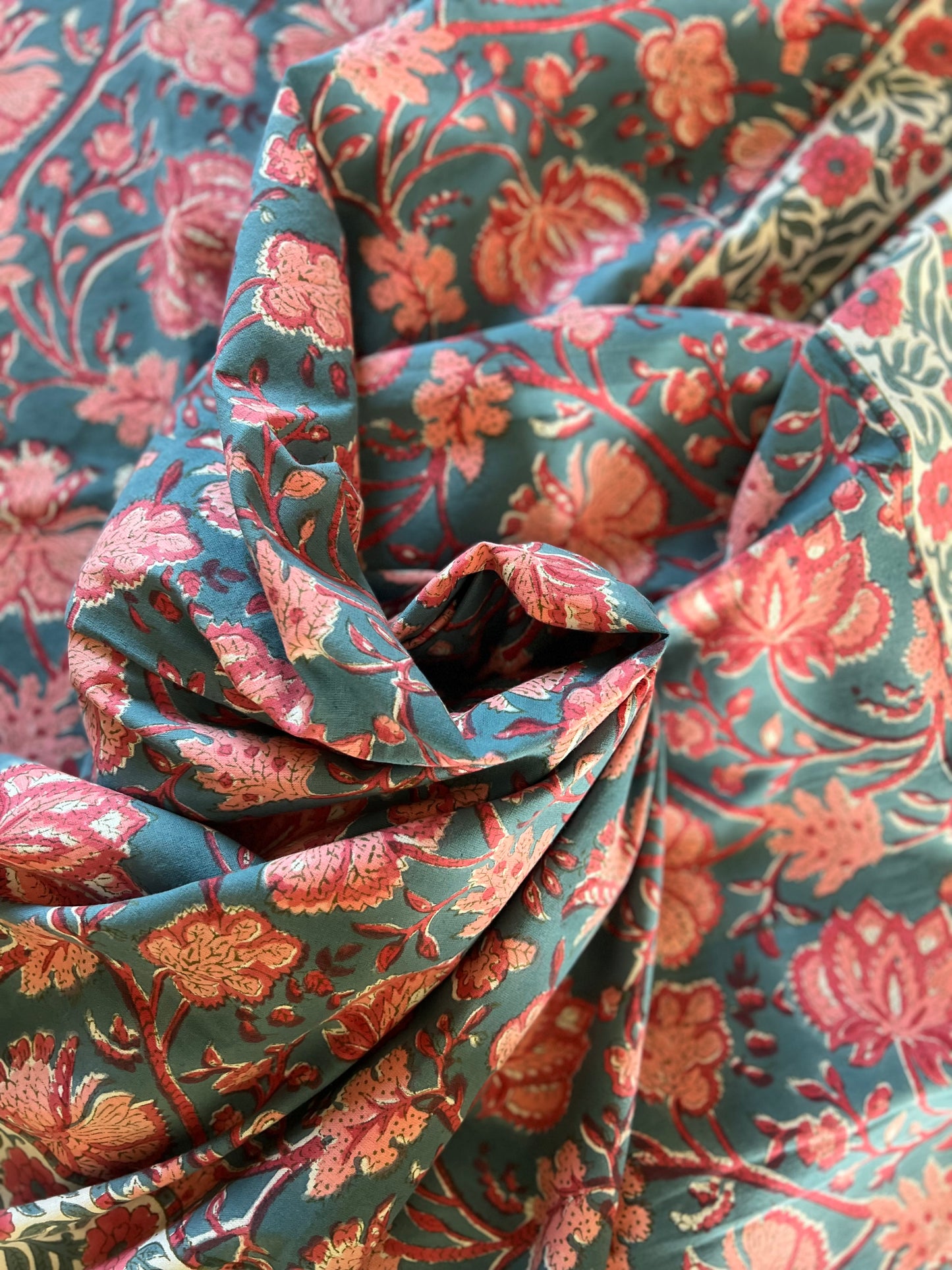 Red Roses Table Cloth
