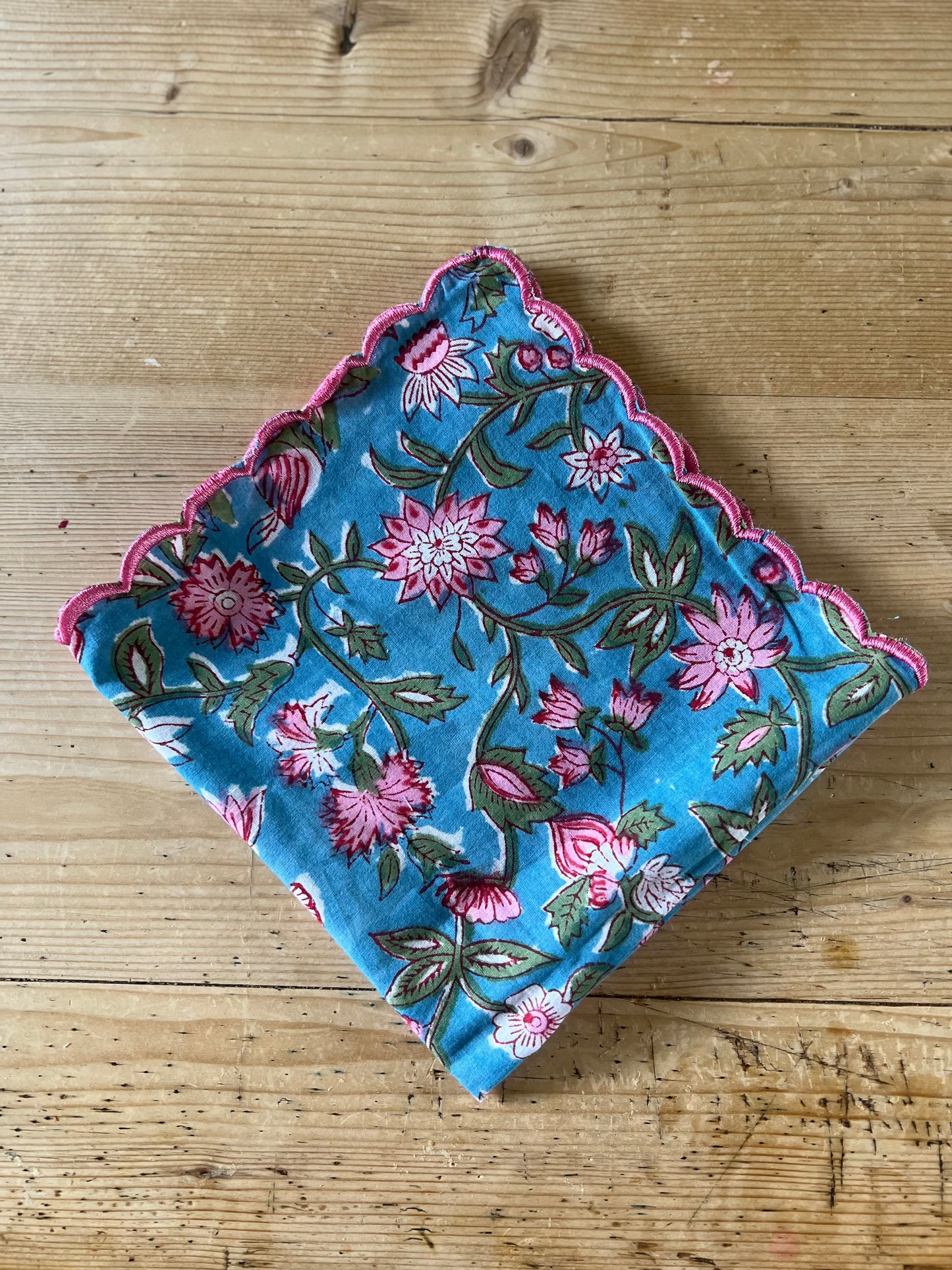 Scalloped Dinner Napkins