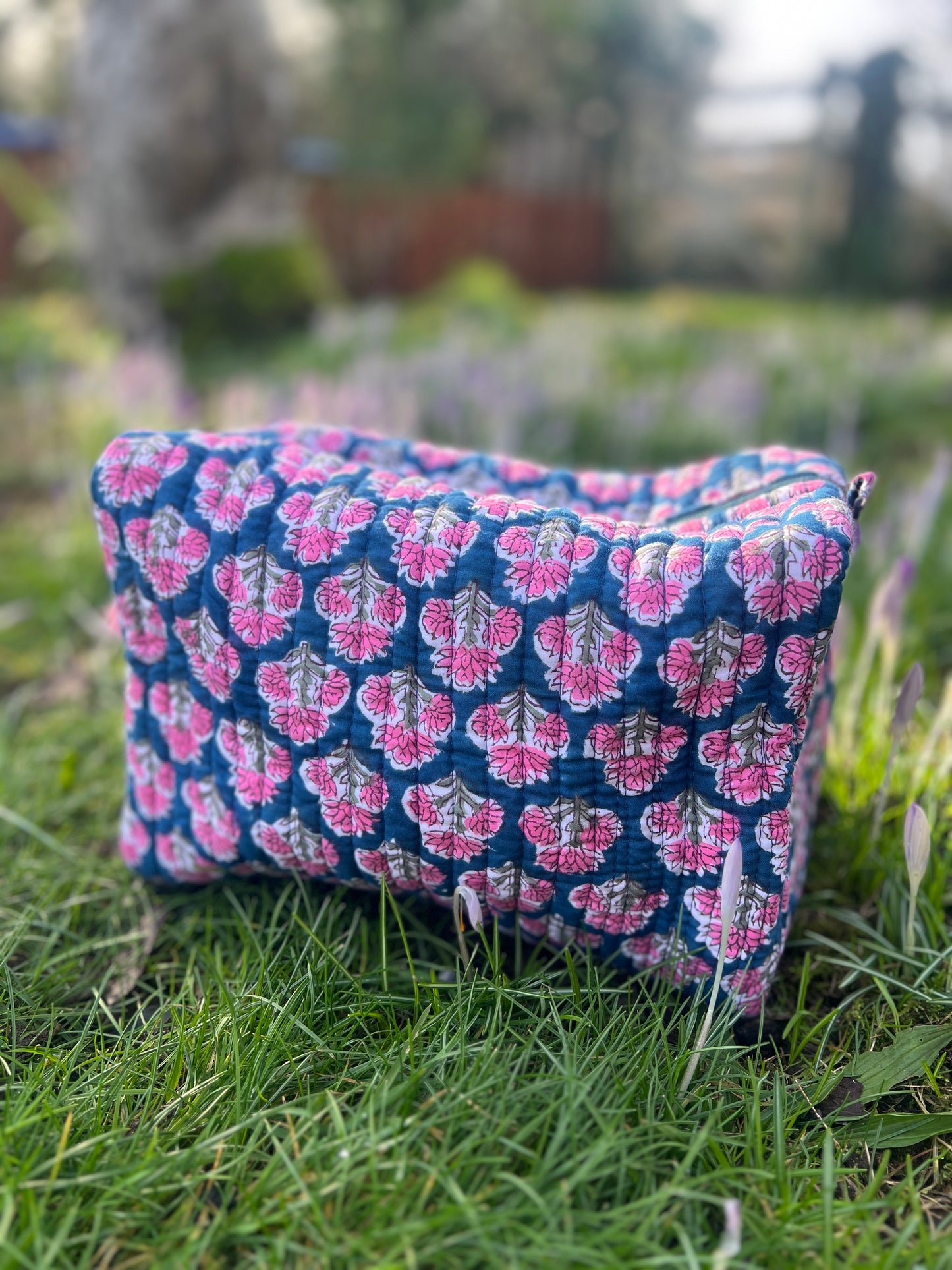 Navy Floral Wash-bag