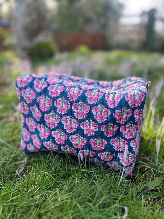Navy Floral Wash-bag