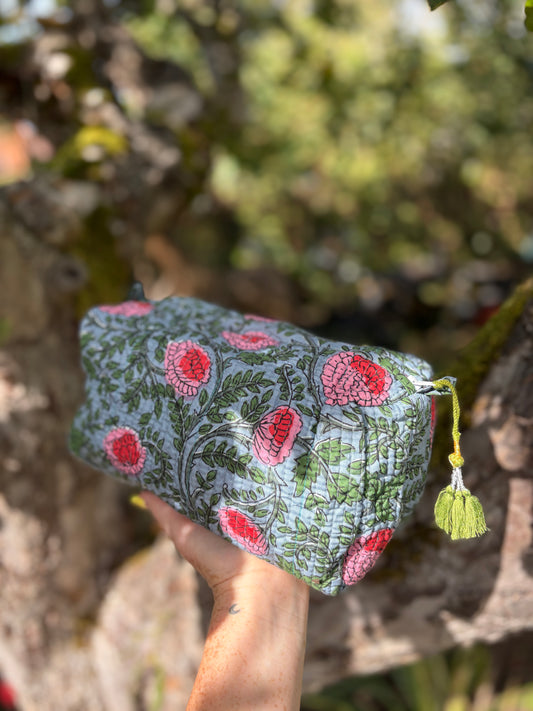 Carnation Garden Washbag