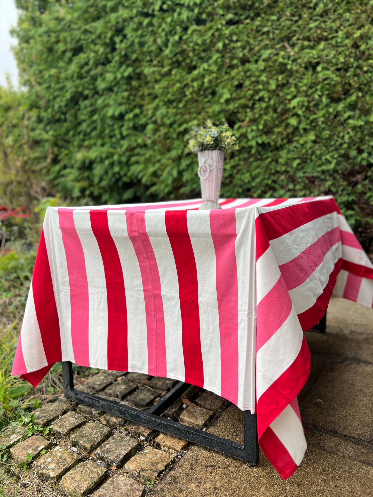 Candy Stripe Table Cloth